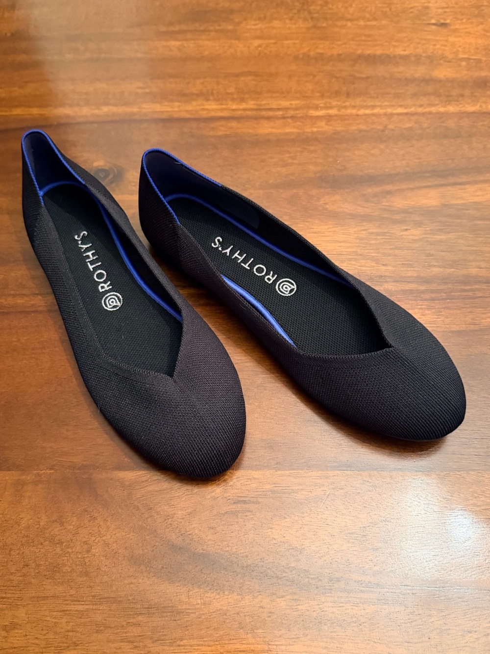 Used Rothy's Black and Blue Women's Flats Size 10.5 - Picture 5 of 5